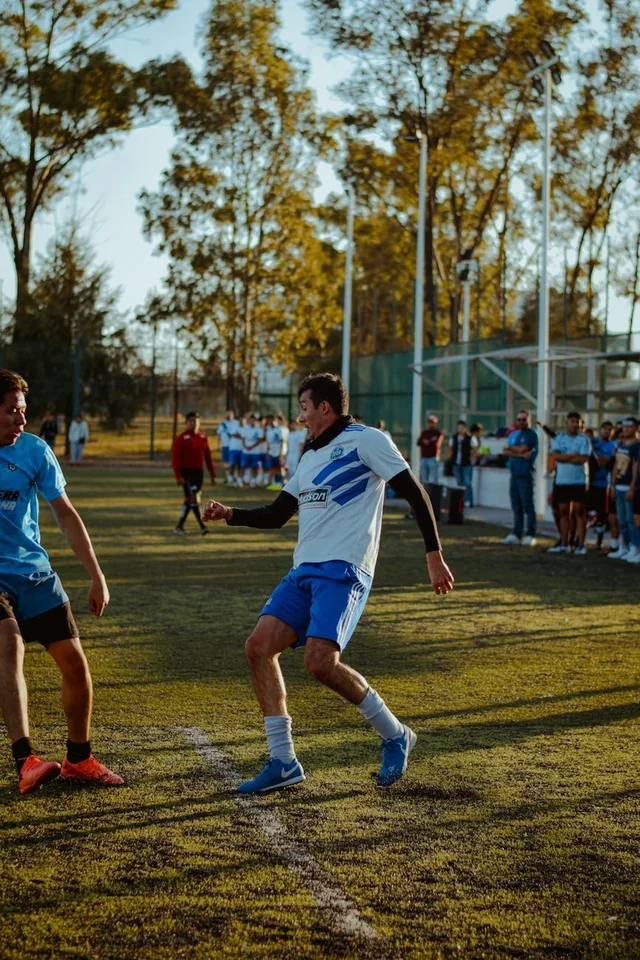 So, you’re settling in to watch the Magpies, you hear the commentators talking about the “arc” or the “square,” and a question pops into you